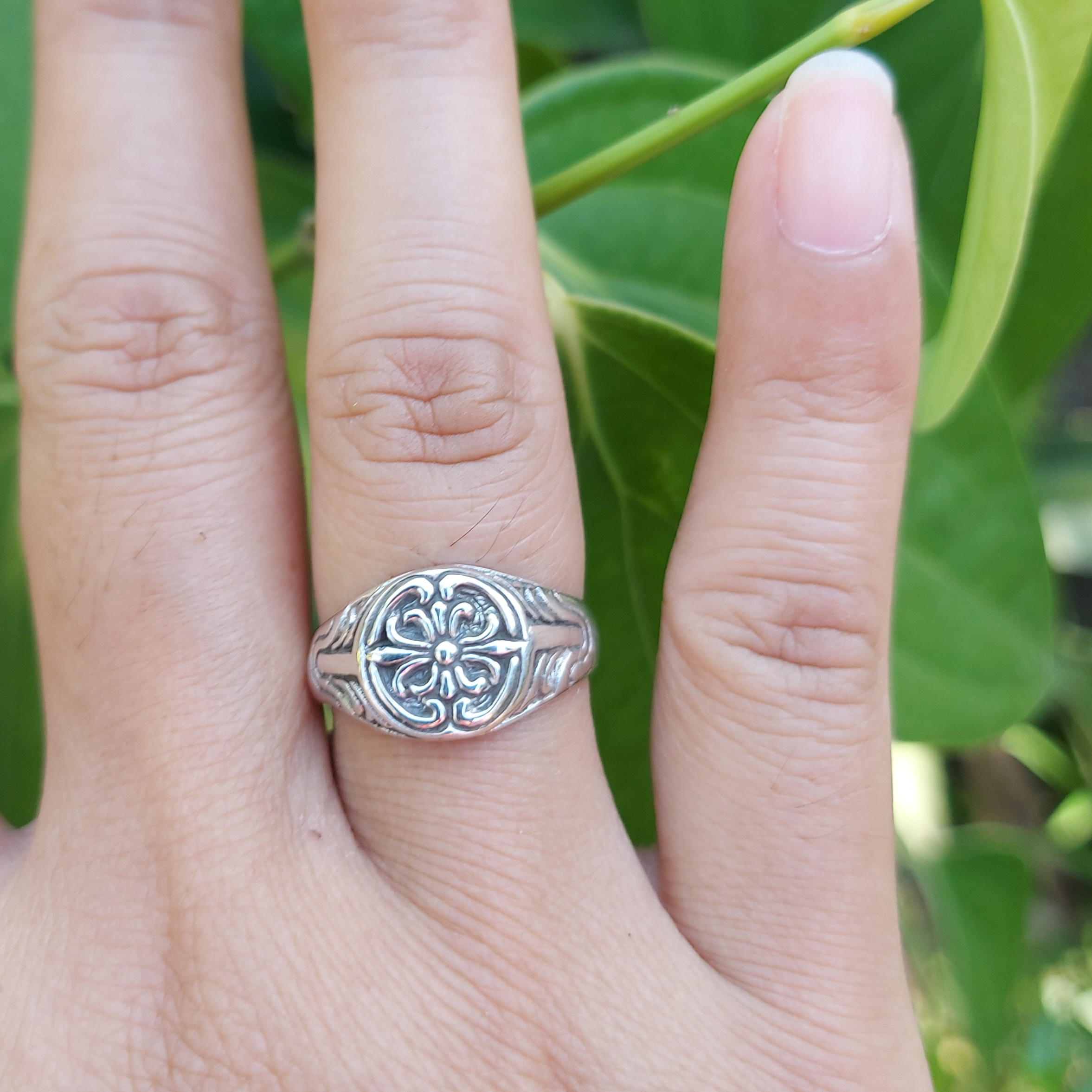 Cincin Signet Perak Asli Motif Lily R751 - Gambar 4